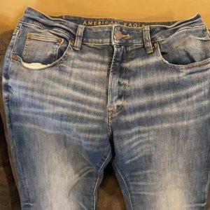 American Eagle men’s jeans
